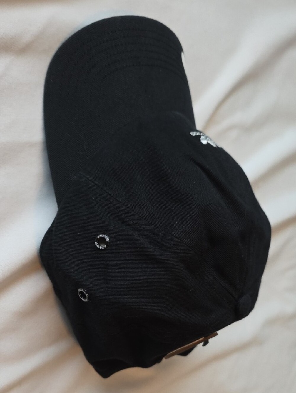 Adidas Womans Black Baseball Cap NWT - Picture 2 of 8